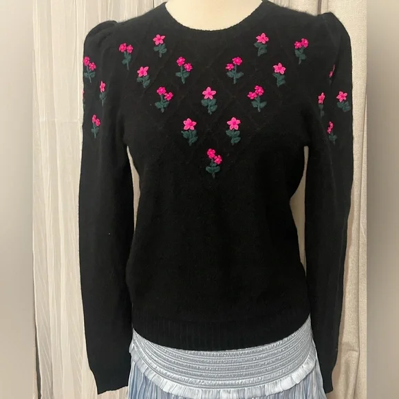 Aqua Cashmere black sweater with beautiful hot pink flowers size XS - Picture 6 of 8